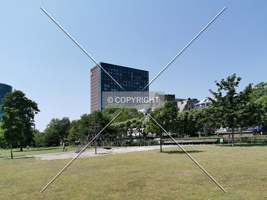 Hochhaus MainForum by Nephilim