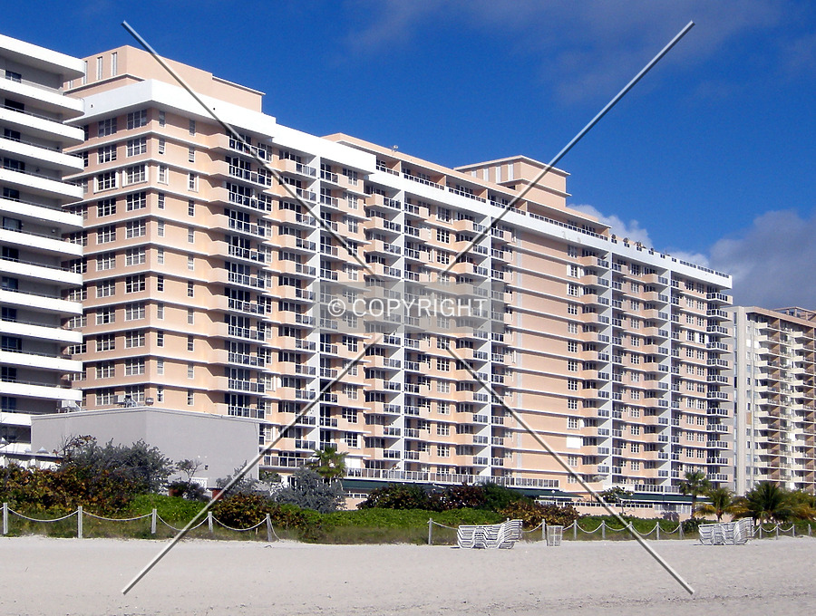 The Pavilion Condominiums by Jorge Molina
