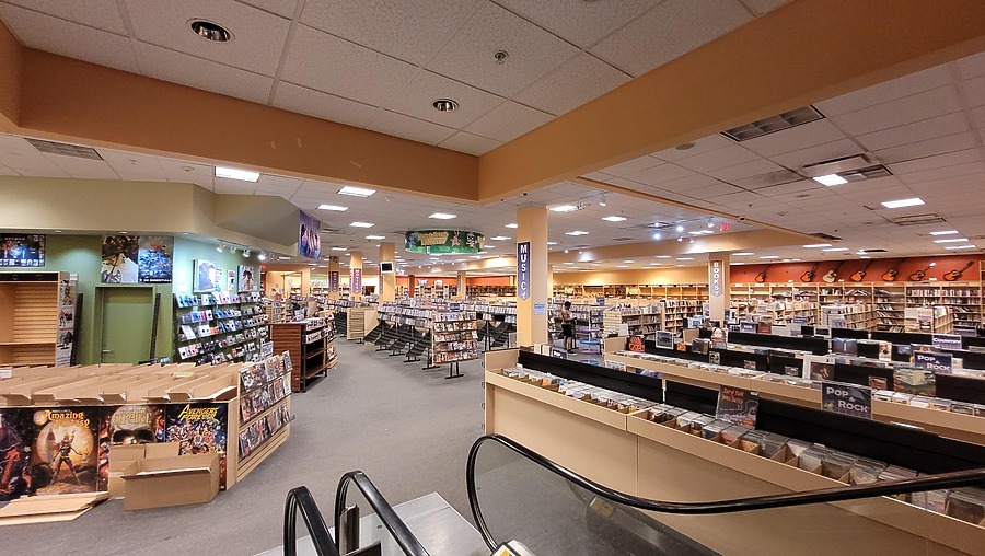 Chesterfield Mall by lostinrabbithole12