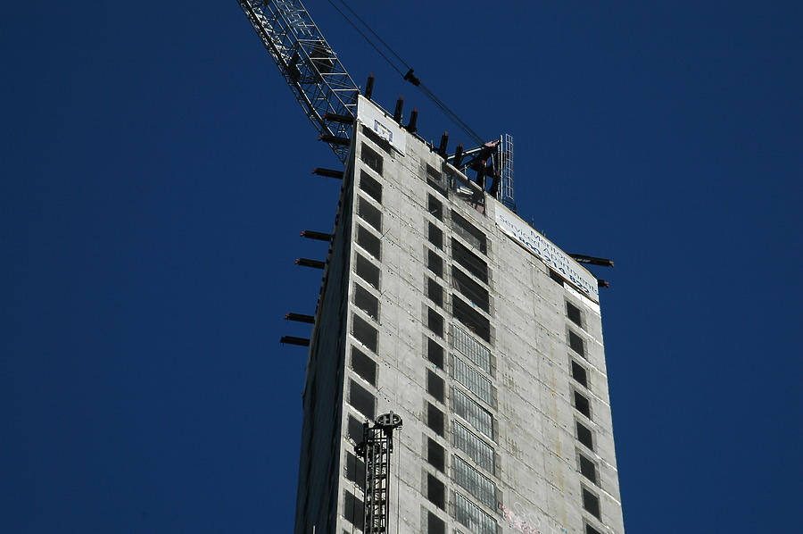 Meriton Tower by John Bek