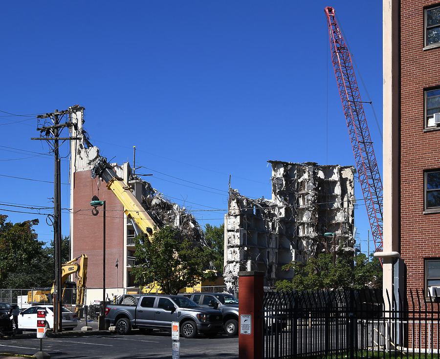 Tod by John W. Cahill