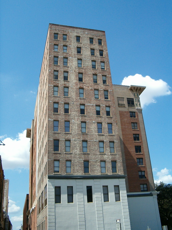 Manger Building by Rodney Gunn