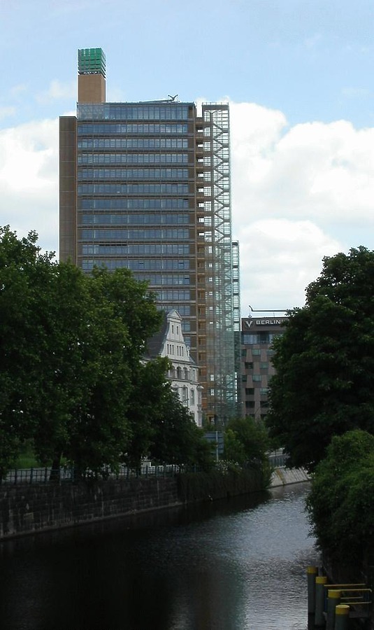 Debis Tower by Cesar Serrano