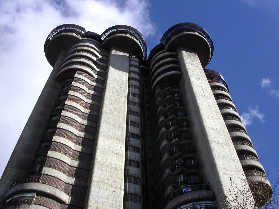 Torres Blancas by Cesar Serrano