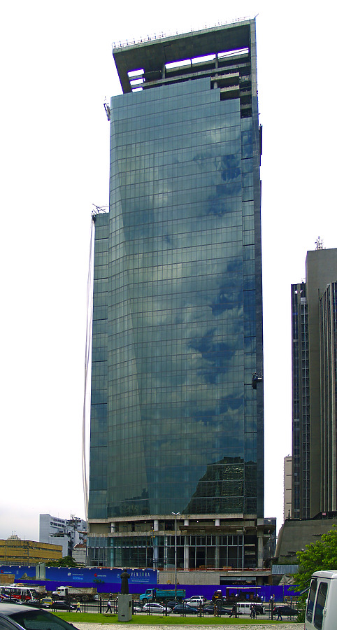 Ventura Corporate Towers by Cesar Serrano