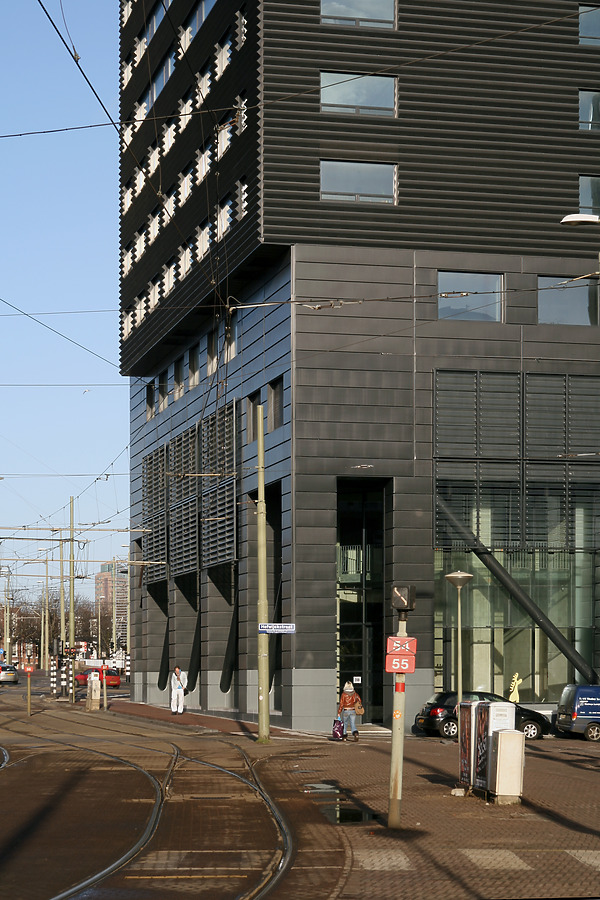 Het Strijkijzer by Michiel van Dijk