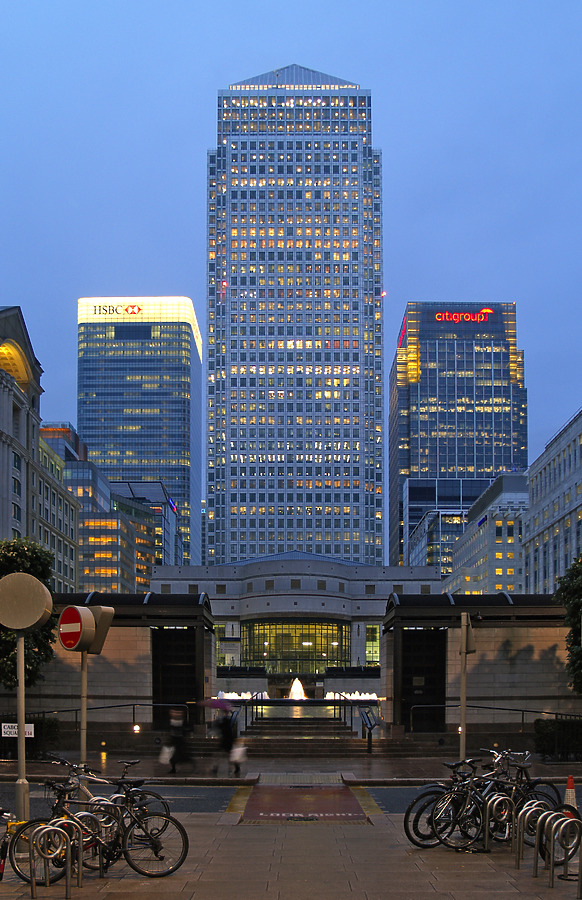 One Canada Square by Cesar Serrano