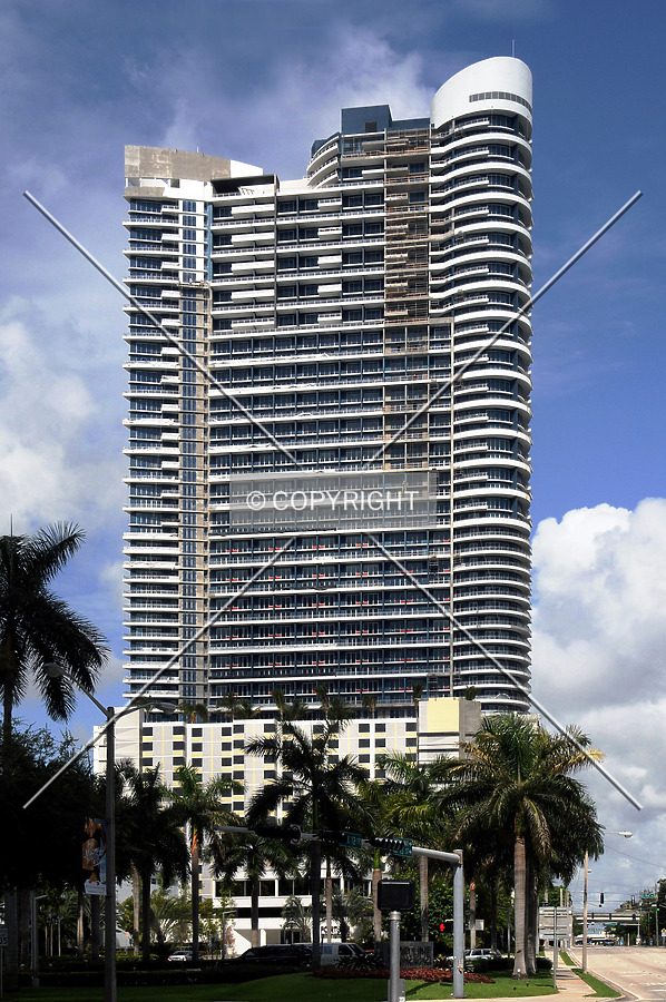 Infinity at Brickell by Jorge Molina