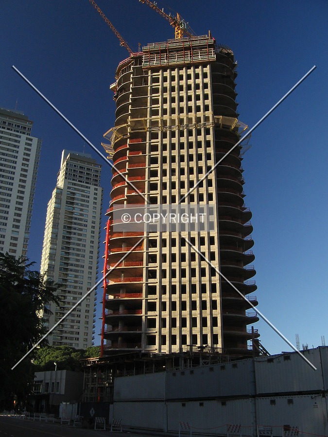 Mulieris torre Norte by Maximiliano Buono