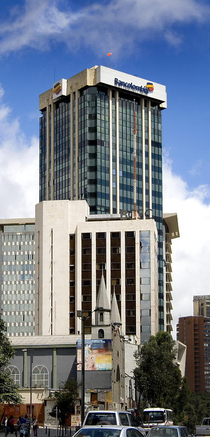 Edificio Davivienda by Jim Schwartz