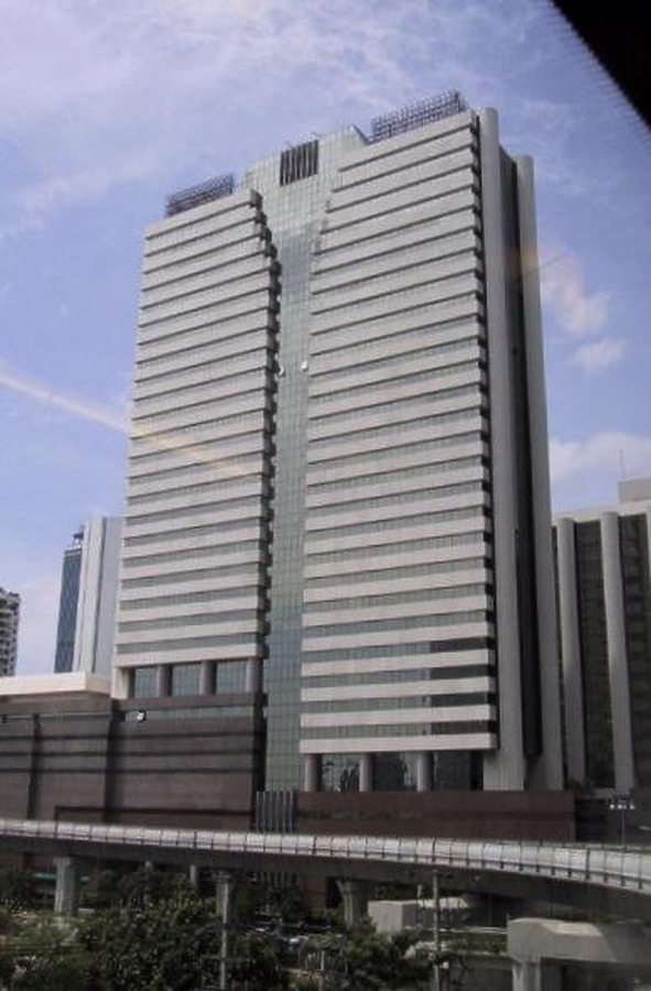 Sathorn Thani Tower III by Huopa