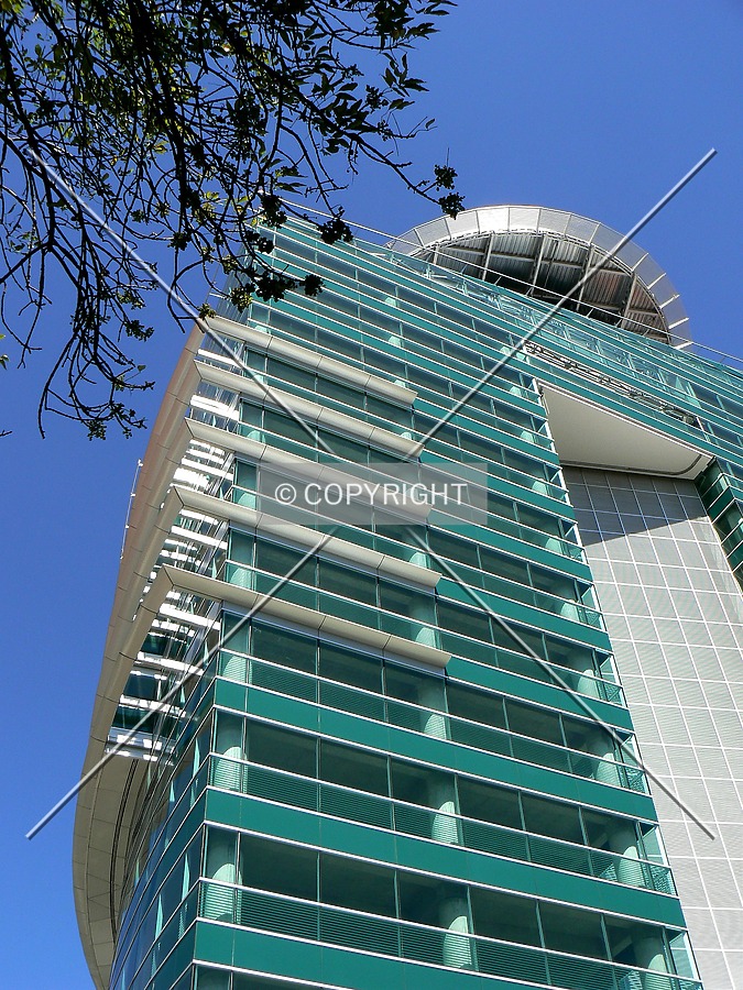 Corporativo Triángulo las Ánimas by Luis Ibáñez