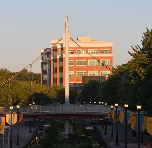 Creekside Plaza