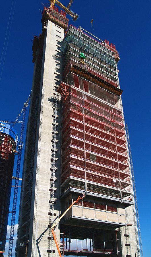 Torre Caja Madrid by Cesar Serrano