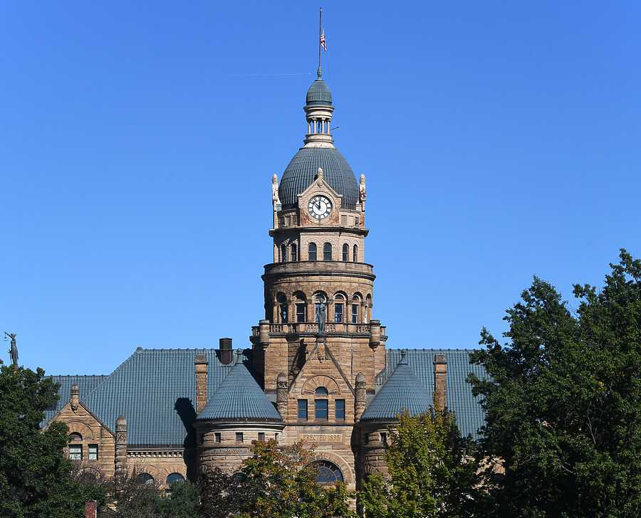 Trumbull County Courthouse by John W. Cahill