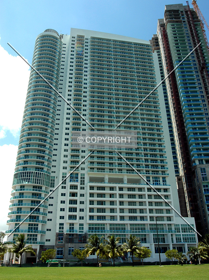 1800 Club by Jorge Molina