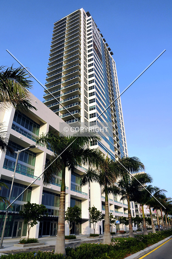 4 Midtown by Jorge Molina