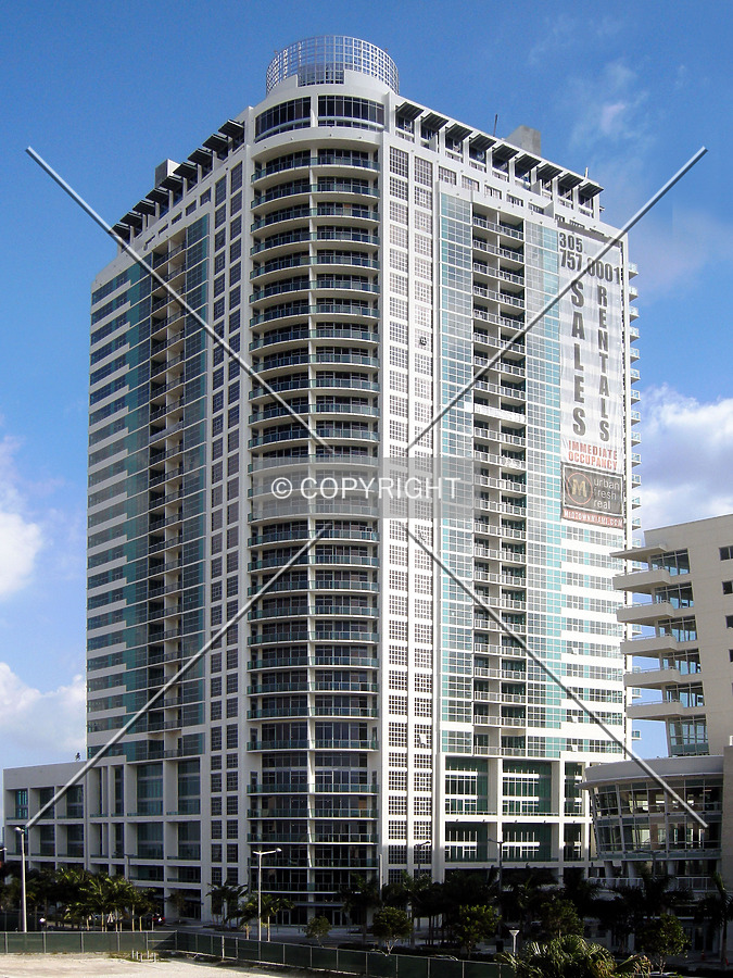 4 Midtown by Jorge Molina