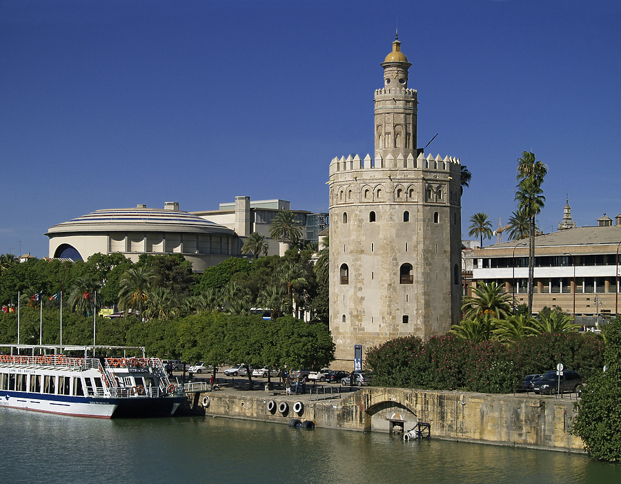 Torre Triana by Cesar Serrano