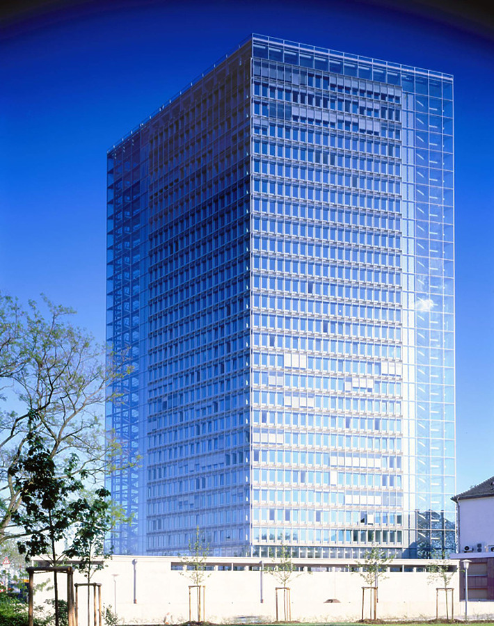 Victoria Turm by Konrad Lindhorst Metallbau