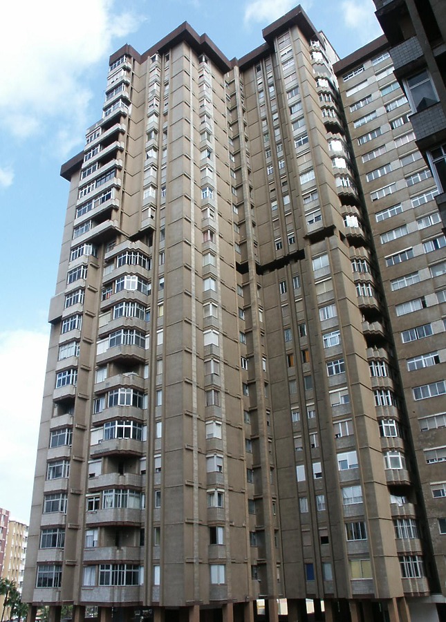 Edificio Yaiza by Huopa