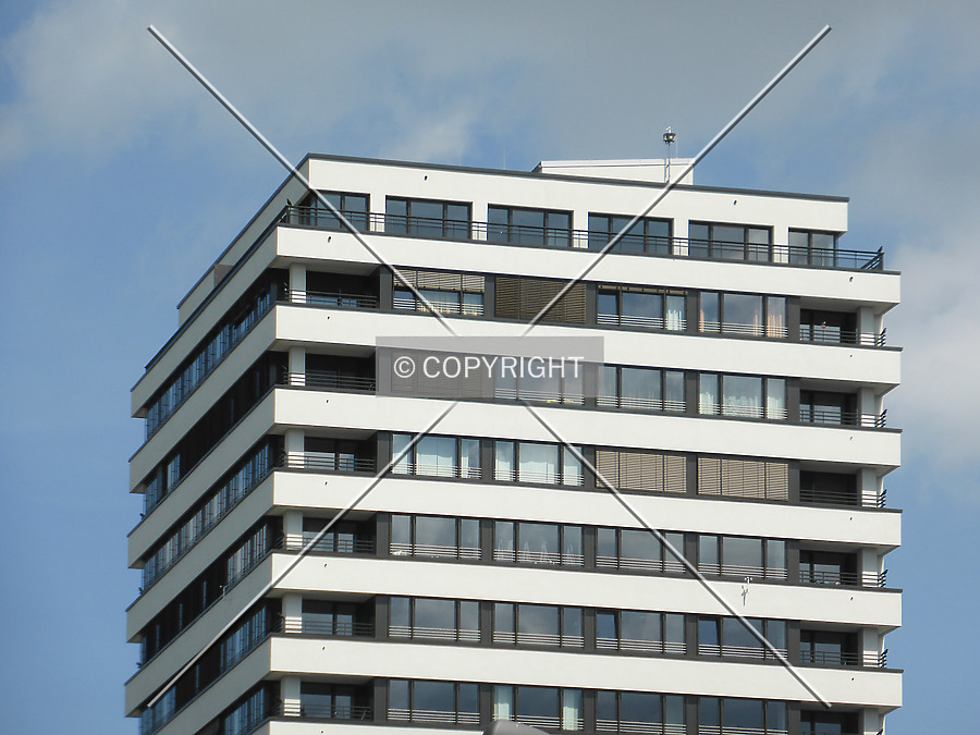 Lyoner Straße 19 by Nephilim