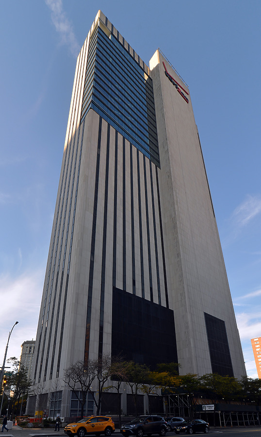 375 Pearl Street by John W. Cahill