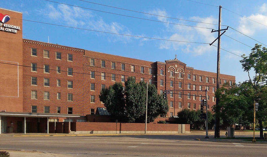 Gateway Regional Medical Arts Building by Ryan Hildebrand