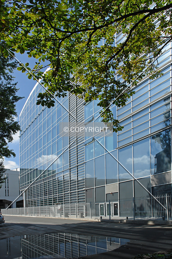 Kia Motors European Headquarters & Design Center by Nephilim