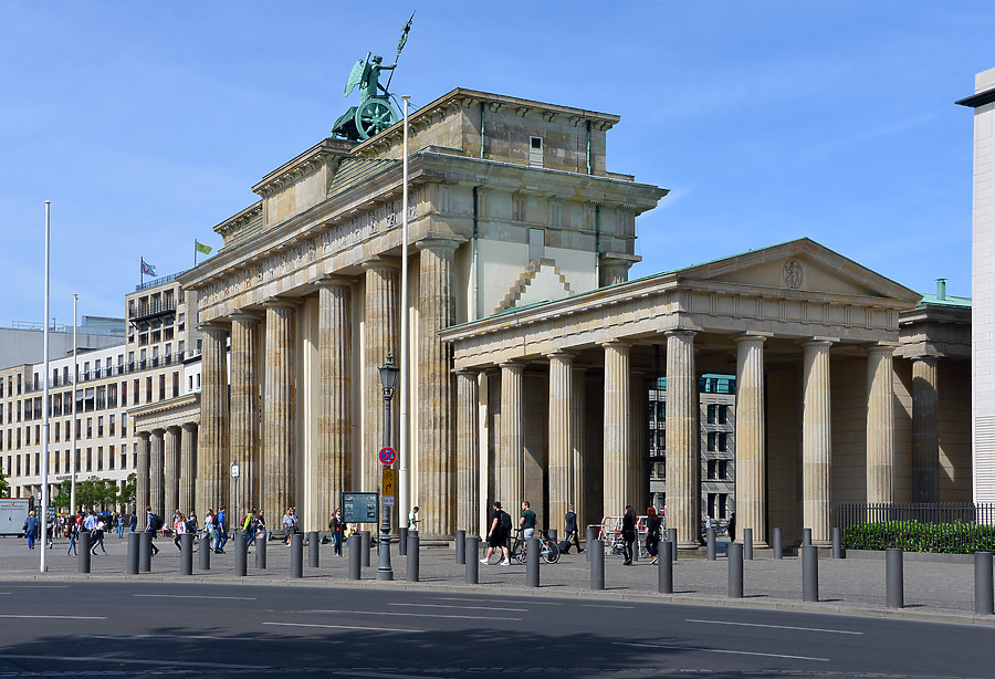 Brandenburger Tor by John W. Cahill