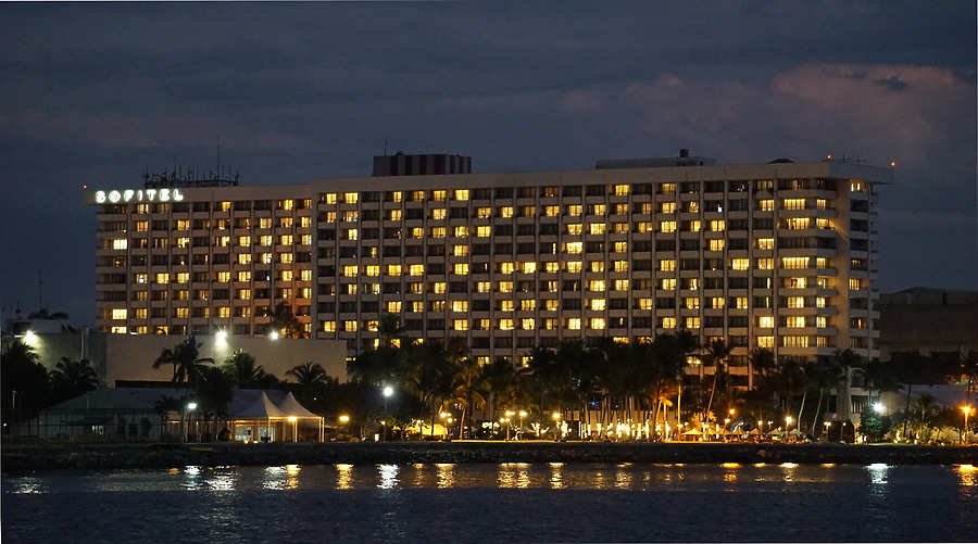 Sofitel Philippine Plaza Manila by Ryan Hildebrand