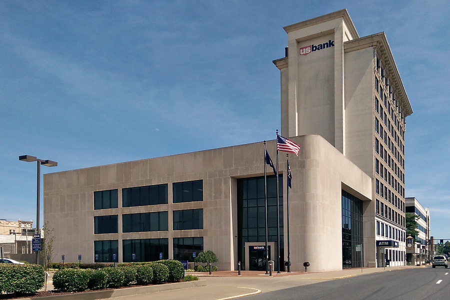 US Bank Building by Ryan Hildebrand
