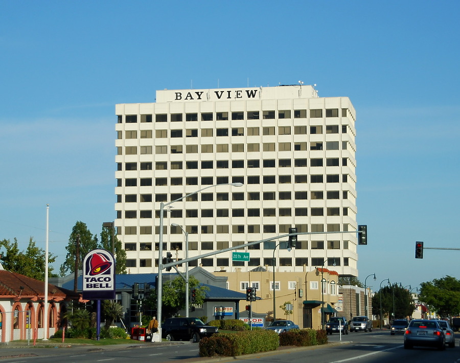 Bay View Building by Huopa