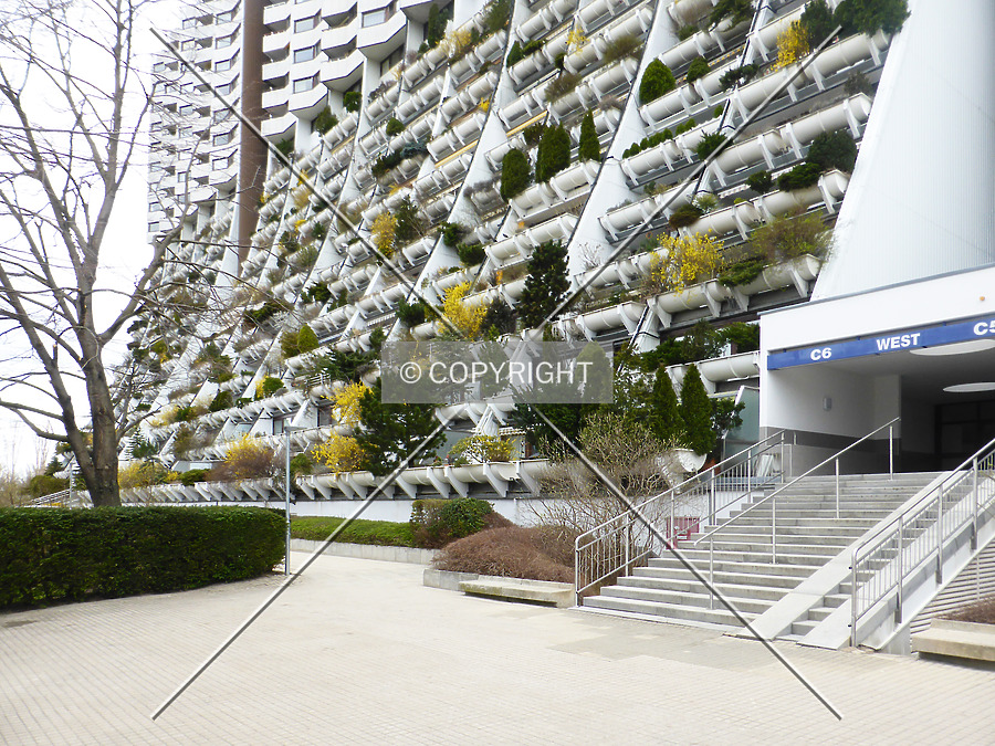 Wohnpark Alterlaa - Block C5-C8 by Nephilim