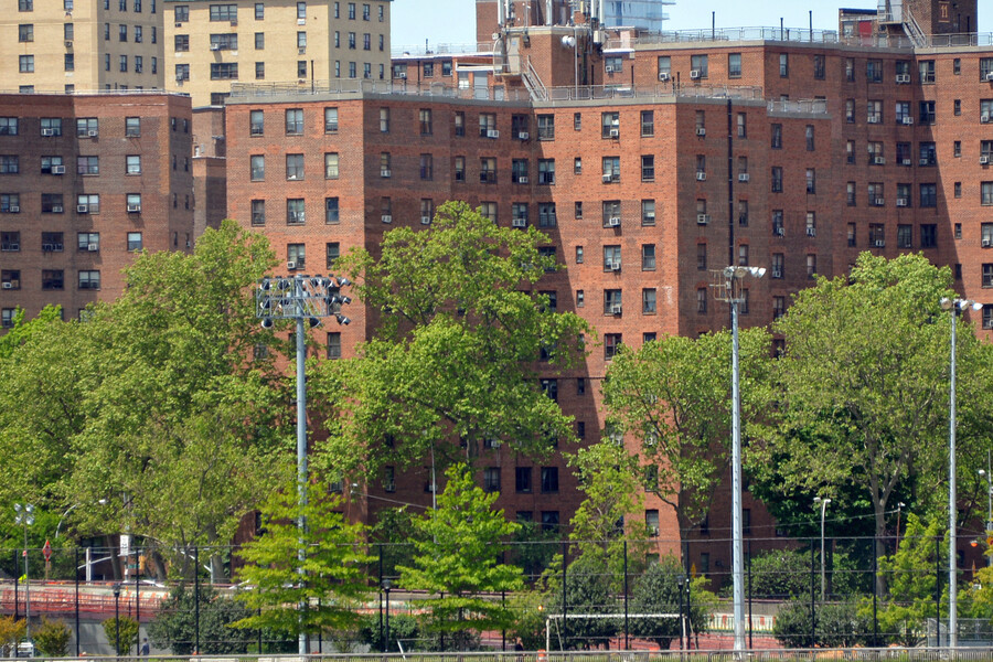 Riis II Houses, Building XIV