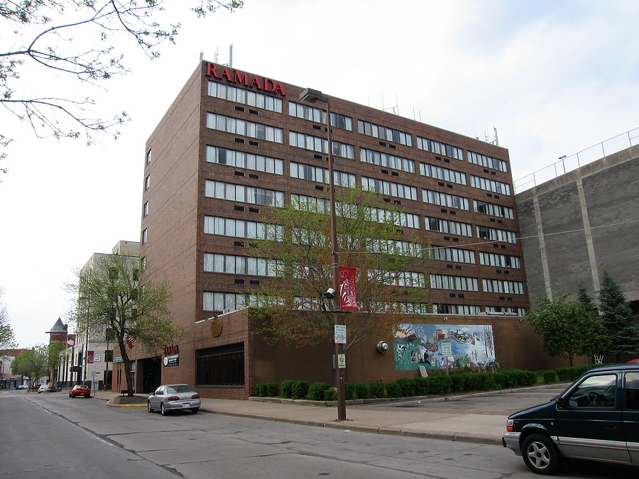 Doubletree by Hilton, The Lismore by Rick Bronson