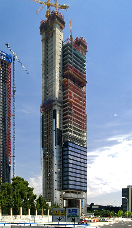 Torre Caja Madrid by Cesar Serrano