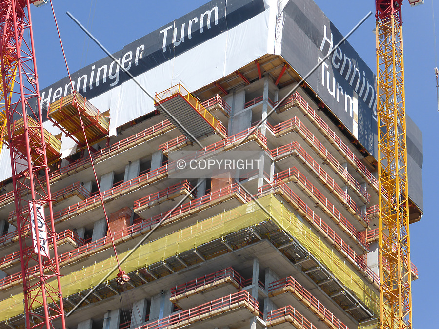 Henninger-Turm by Nephilim