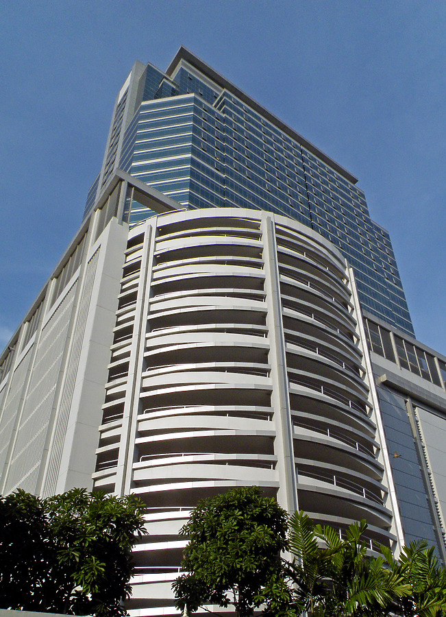 Chamchuri Office Tower by Horst Kiechle