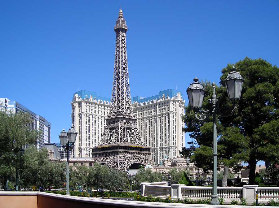 Paris - Eiffel Tower by Kaloian