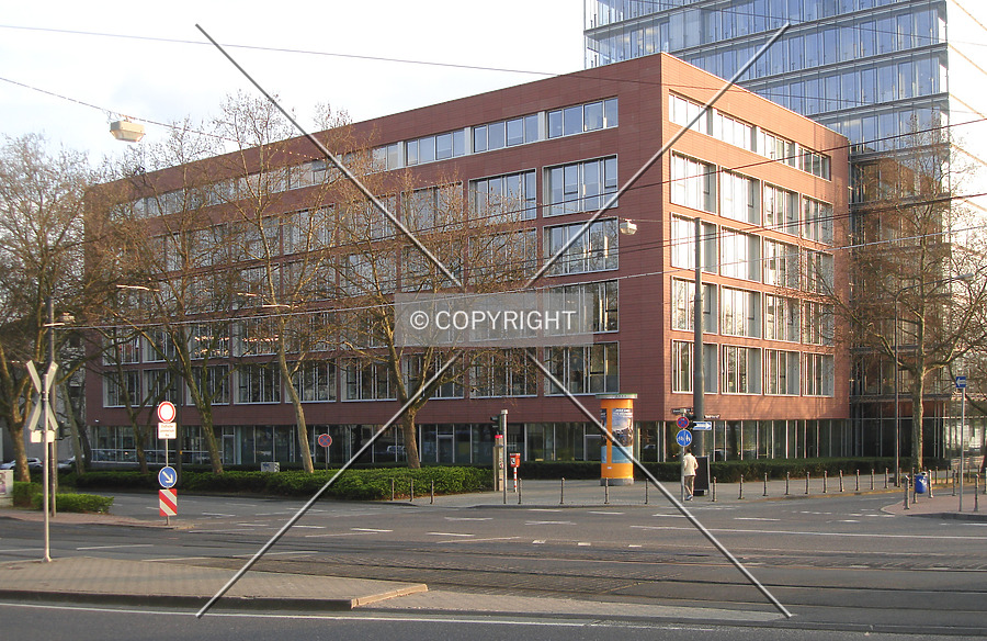 Allianz-Kai by Nephilim