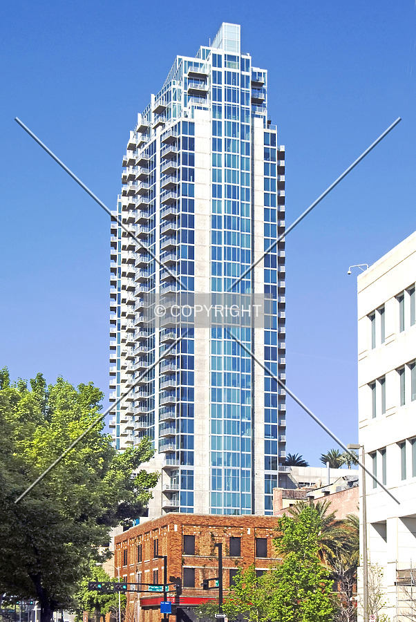 Element by Jorge Molina