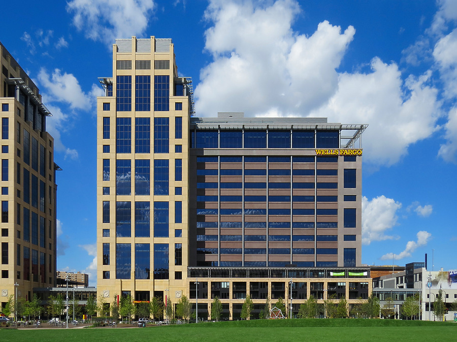 Wells Fargo 600 Tower by James Peacock