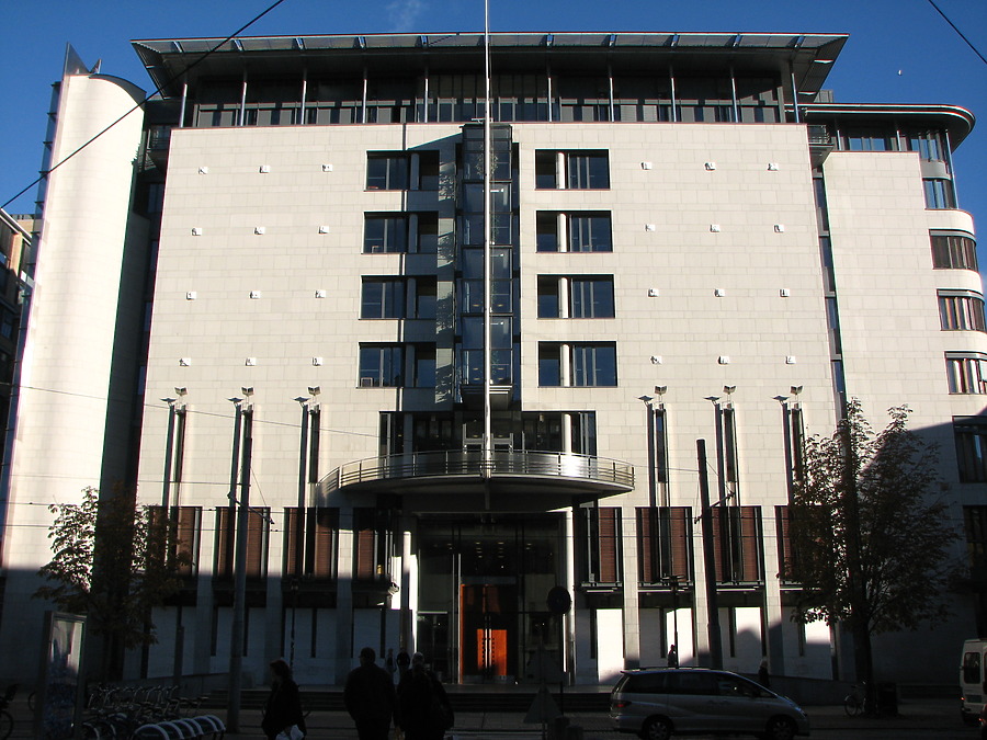 Oslo Tinghus by Kjetil Balog