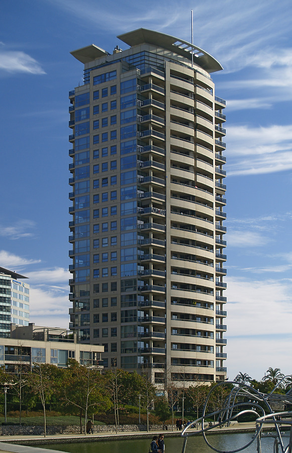 Illa del Llac 2 by Cesar Serrano