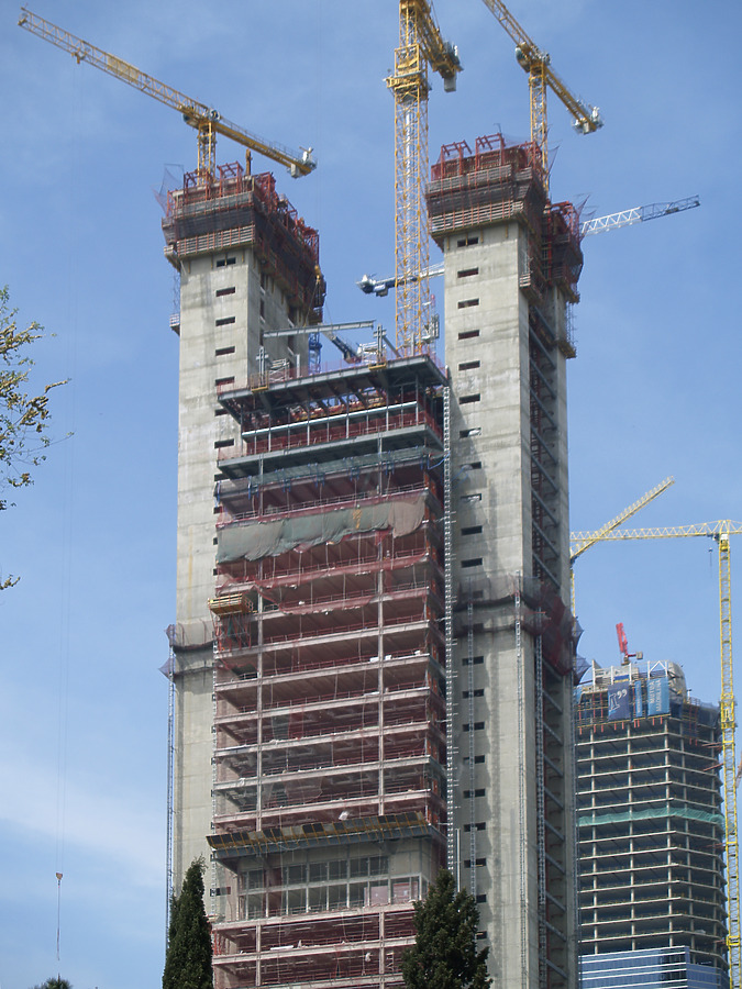 Torre Caja Madrid by Cesar Serrano