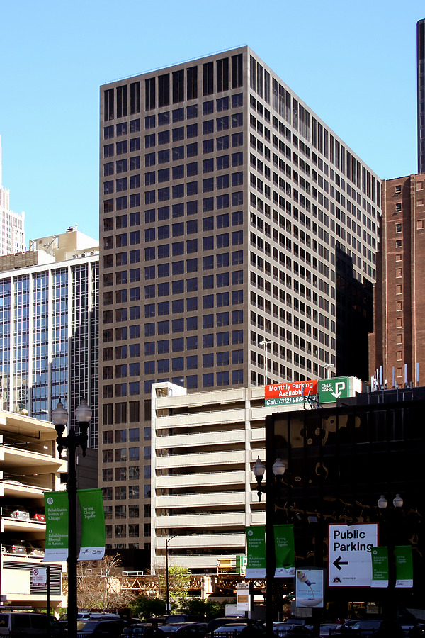 Metcalfe Federal Building by Daniel Kieckhefer