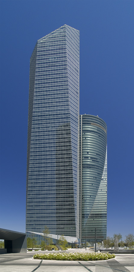 Torre de Cristal by Cesar Serrano