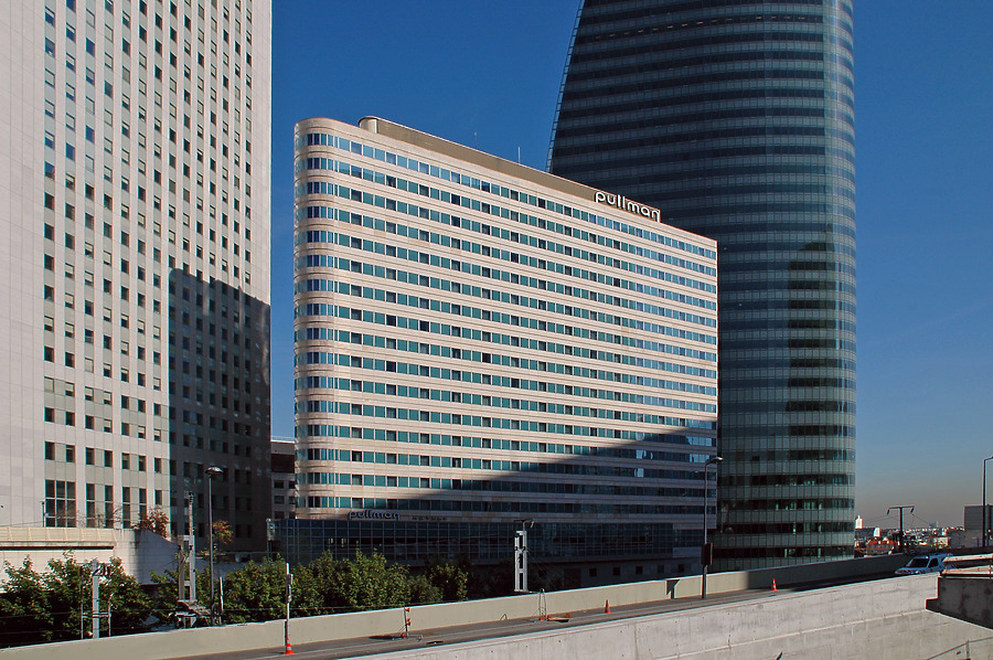 Hôtel Pullman Paris La Défense by John Bek