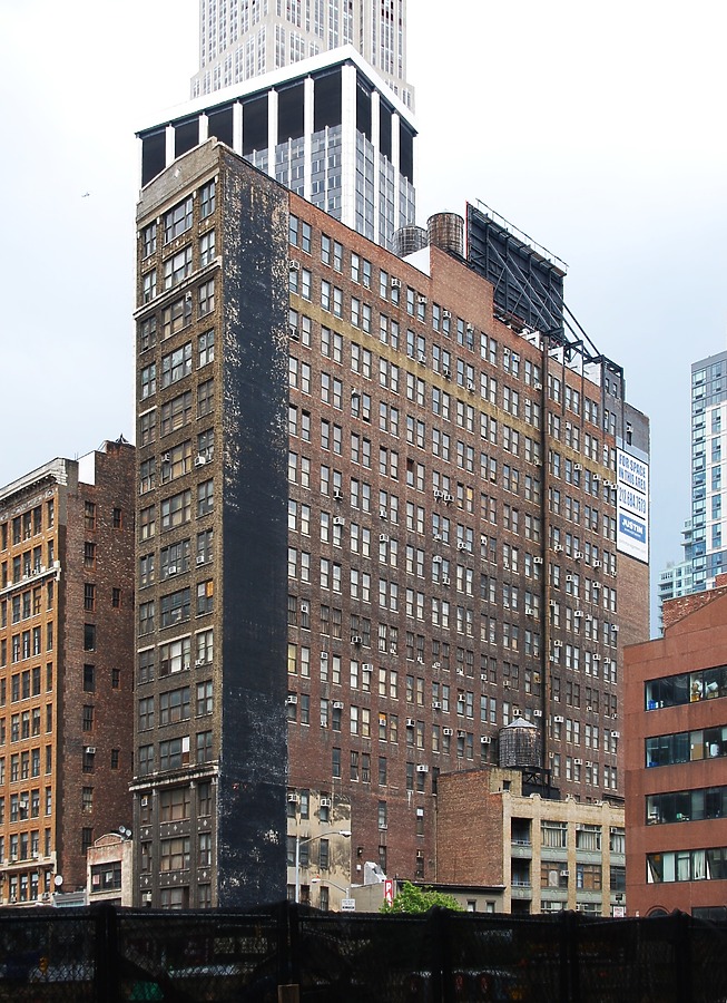 1239 Broadway by Huopa